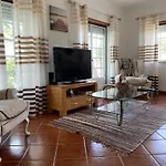 Casa Do Canto - Uma Casa No Campo, Perto Da Praia. Hébergement de vacances