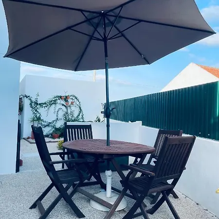 Casa Do Canto - Uma Casa No Campo, Perto Da Praia. Obidos