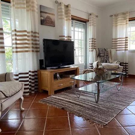 Casa Do Canto - Uma Casa No Campo, Perto Da Praia. Casa de Férias