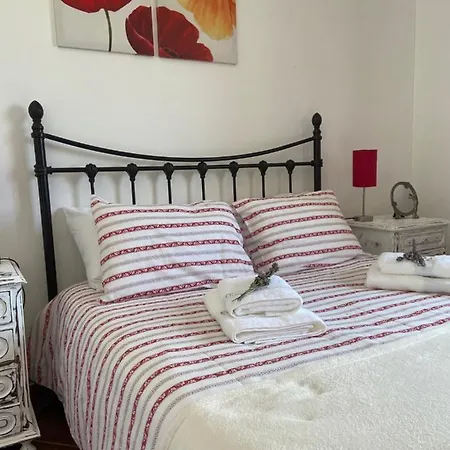 Casa de Férias Casa Do Canto - Uma Casa No Campo, Perto Da Praia. Óbidos