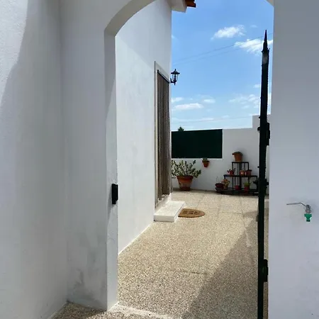 Casa de Férias Casa Do Canto - Uma Casa No Campo, Perto Da Praia. *