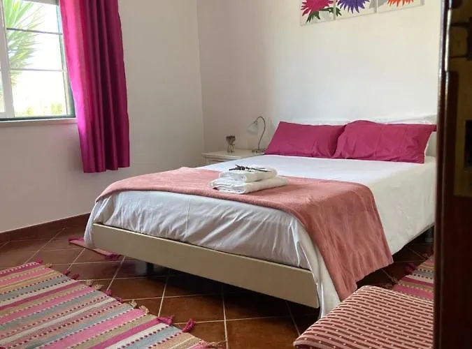 Casa Do Canto - Uma Casa No Campo, Perto Da Praia. * 오비도스